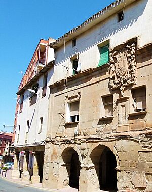 Archivo:Villamediana de Iregua casas solariegas