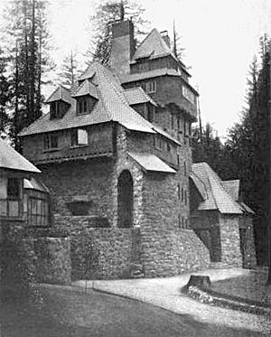 Wyntoon, Maybeck, 1906, view of main tower.jpg