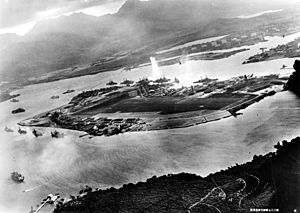 Archivo:Attack on Pearl Harbor Japanese planes view