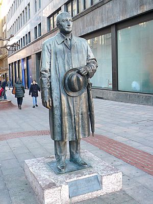 Archivo:Bilbao - Monumento a José Antonio Aguirre 1
