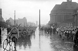 Archivo:Bundesarchiv Bild 102-00772, Dortmund, Letzte Franzosen verlassen die Stadt