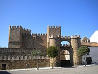 Archivo:Castillo de Monroy