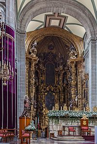 Archivo:Catedral Metropolitana, México D.F., México, 2013-10-16, DD 90