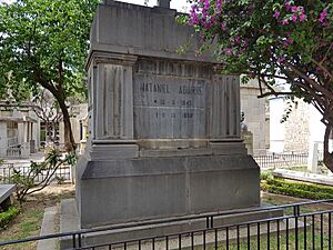 Archivo:Cementerio General de Cochabamba 1988 Nataniel Aguirre 10