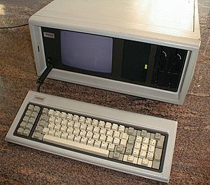 Archivo:Compaq portable