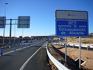 Archivo:Estación de peaje de San Vicente del Raspeig