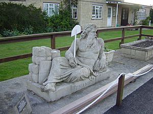 Archivo:Father Thames, St John's Lock, Lechlade