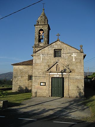 Iglesia de Santa María de Oín, Rois - panoramio.jpg