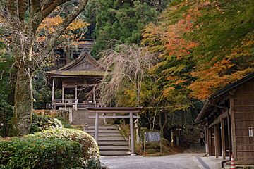 Archivo:Kinpu-jinja Yoshino Nara04n3200