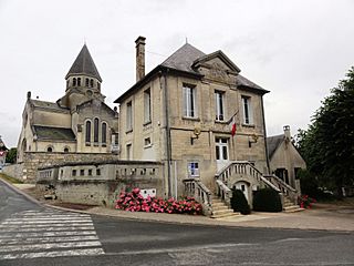 Leuilly-sous-Coucy (Aisne) mairie et église.JPG