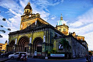 Archivo:MG 8236 (Cathedral-Basilica of the Immaculate Conception and informally as Manila Cathedral)