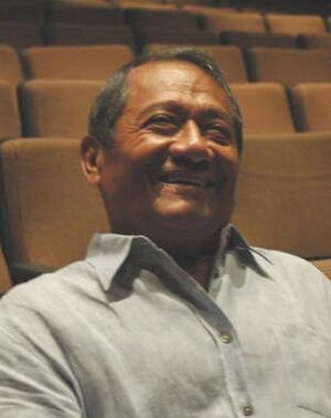 Archivo:Manzanero cine (cropped)