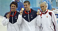 Archivo:Michael Phelps Ryan Lochte Laszlo Cseh medals 2008 Olympics