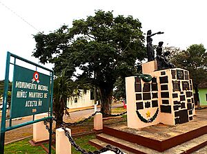 Archivo:Monumento a los Niños Mártires de Acosta Ñu (Eusebio Ayala)