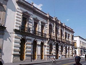 Archivo:Morelia - Palacio Legislativo