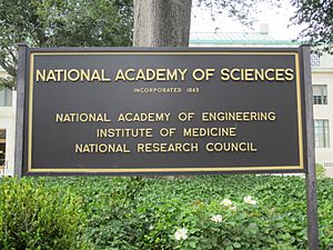 Archivo:National Academy of Sciences, Washington, D.C. 01 - 2012