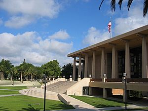 Archivo:OviattLibrary