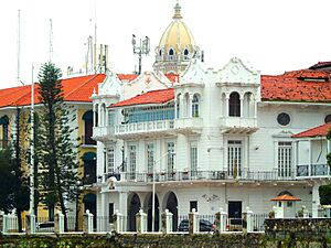 Archivo:Palacio de las Garzas o Palacio Presidencial