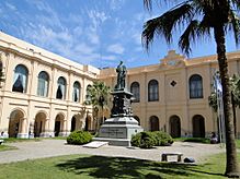 Archivo:Patio Rectorado de la Universidad Nacional de Córdoba