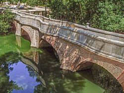 Archivo:Puente de la Culebra. Casa de Campo. Madrid. España