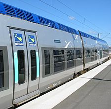 Archivo:TER Breizh train