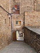 Talarn. Portal interior entre la plaça i el castell