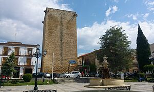 Archivo:Torre de Mengíbar01