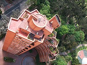 Archivo:Torres del parque torre B