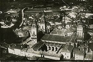 Archivo:Vista aérea do burato na Muralla (1921)