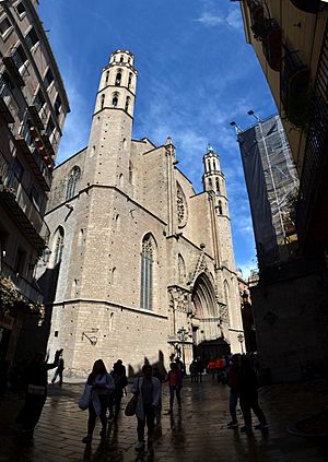 Archivo:Vista lateral de la basílica de Santa María del Mar (Barcelona)