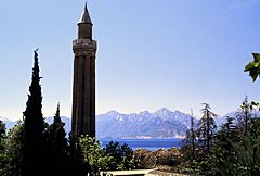 Archivo:Yivli minaret