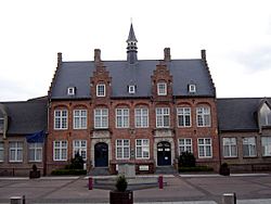 Zonnebeke - Town hall 1.jpg