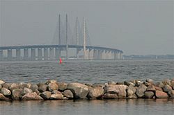 Archivo:Øresundbroen set fra Dragør