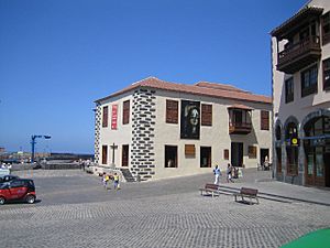 Archivo:Casa de la Aduana Puerto de la Cruz