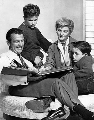 Archivo:Cleaver family Leave it to Beaver 1960