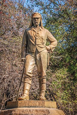 Archivo:David Livingstone memorial at Victoria Falls, Zimbabwe