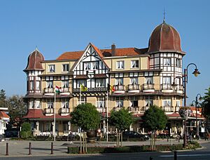 Archivo:De Haan Belle Vue