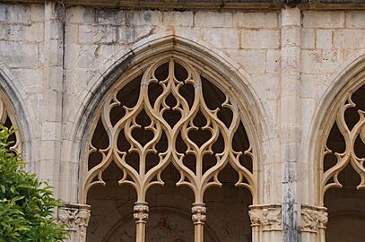 Detall finestre claustre 2