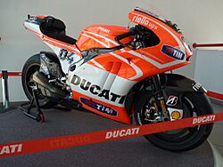 Archivo:Ducati D16GP13 Dovizioso DM 02