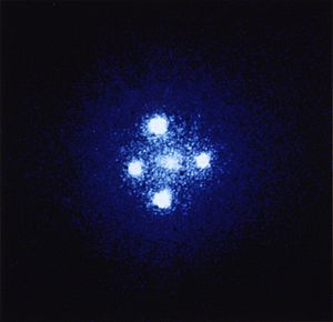 Archivo:Einstein cross