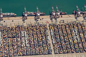 Archivo:El port comercial, Terminal de contenidors BEST