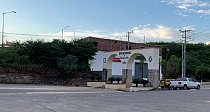 Archivo:Entry Arch into Tamazula Dgo Mx