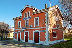 Archivo:Estación de trenes de El Pedroso de La Armuña