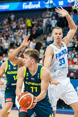 Archivo:EuroBasket 2017 Finland vs Slovenia 29
