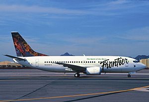 Archivo:Frontier Airlines Boeing 737-36Q; N305FA, April 1998 DUO (5288538388)