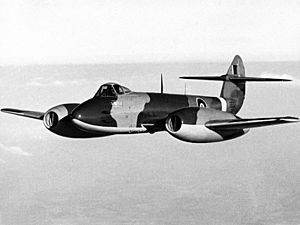 Archivo:Gloster Meteor Mk III ExCC