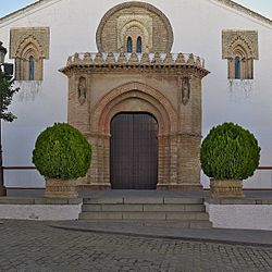 Archivo:Iglesia de Santa María, Sanlúcar la Mayor. Portada