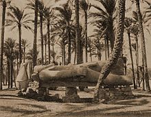 Archivo:Jean Pascal Sebah, Statue de Ramses - Memphis - 18802