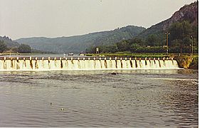 Meuse barrage de Waulsort