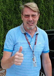Mika Häkkinen at the 2022 Austrian Grand Prix.jpg